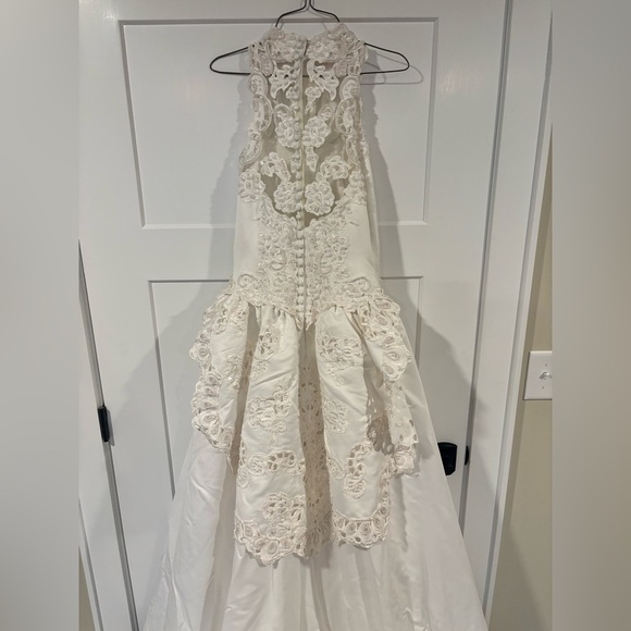 Embroidered Forever Yours White Satin Bridal Gown W/ Veil & Ring Pillow s10 - Picture 8 of 8